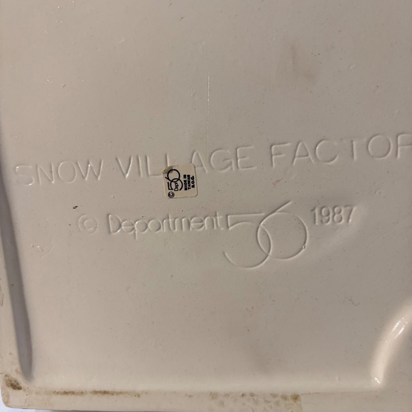 Department 56 Snow Village Lighted Factory with Smoke Stack with Styrofoam Box - Picture 10 of 10